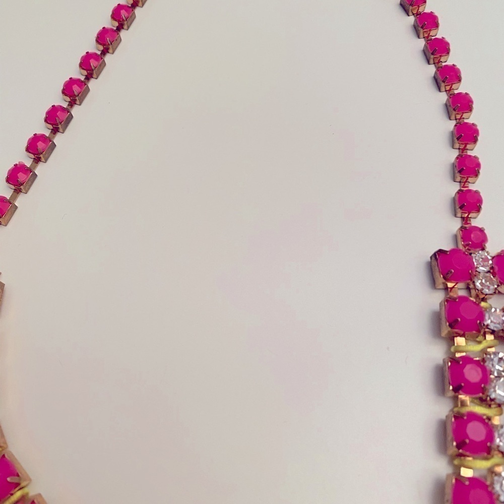 Hot pink and rhinestone necklace - Picture 3 of 7